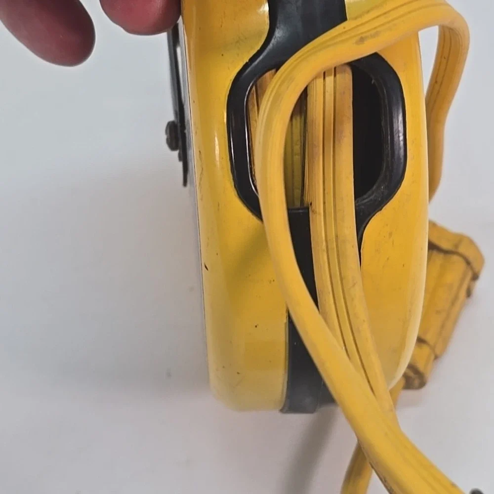 20 Ft. Retractable Cord Reel Needs Spring Reloaded Doesn't Retract.‎ Parts Only